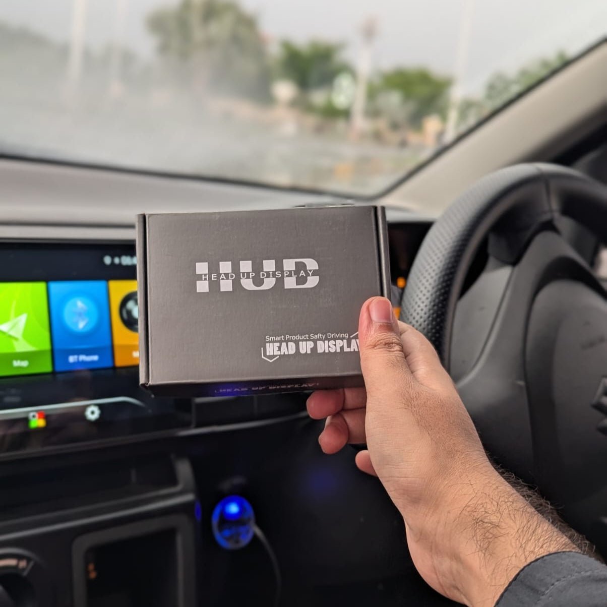 Universal_GPS_Car_HUD_Speedometer_M2_Head-Up_Display-trendlymart_1.jpg